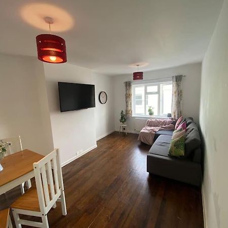 Brighton New Apartment Free Parking Sleeps 6 エクステリア 写真