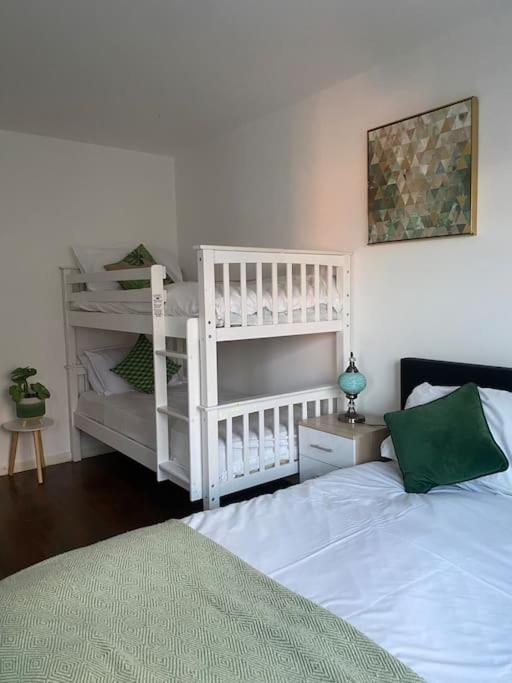 Brighton New Apartment Free Parking Sleeps 6 エクステリア 写真