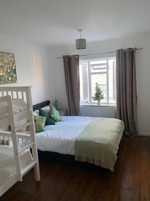 Brighton New Apartment Free Parking Sleeps 6 エクステリア 写真