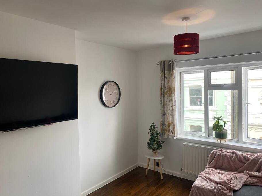 Brighton New Apartment Free Parking Sleeps 6 エクステリア 写真