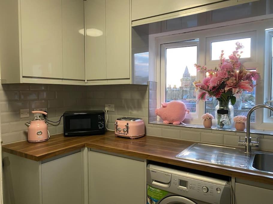 Brighton New Apartment Free Parking Sleeps 6 エクステリア 写真